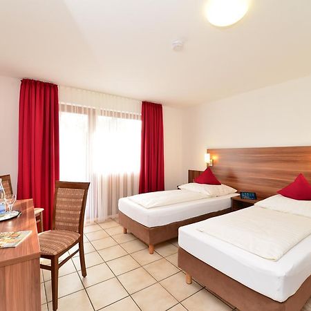 Hotel Am Buchwald Esslingen am Neckar Bagian luar foto