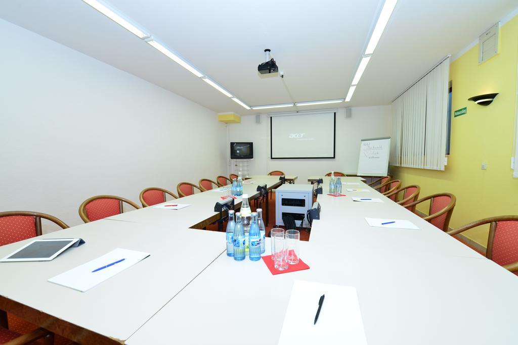 Hotel Am Buchwald Esslingen am Neckar Bagian luar foto