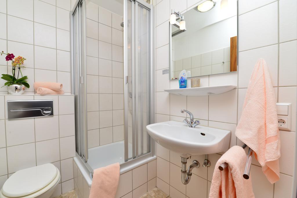 Hotel Am Buchwald Esslingen am Neckar Bagian luar foto