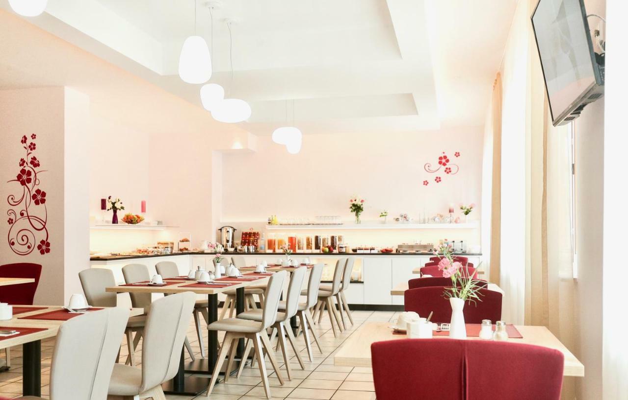 Hotel Am Buchwald Esslingen am Neckar Bagian luar foto