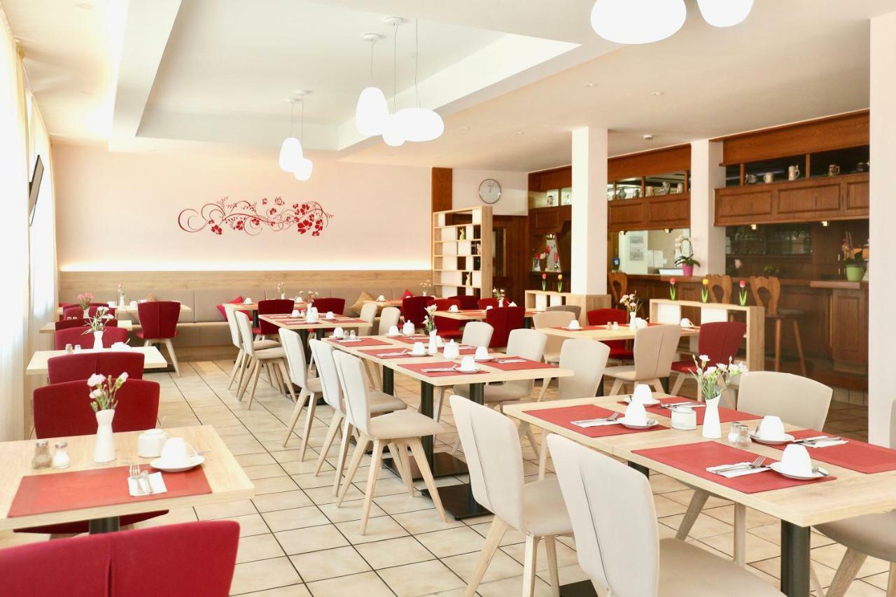 Hotel Am Buchwald Esslingen am Neckar Bagian luar foto