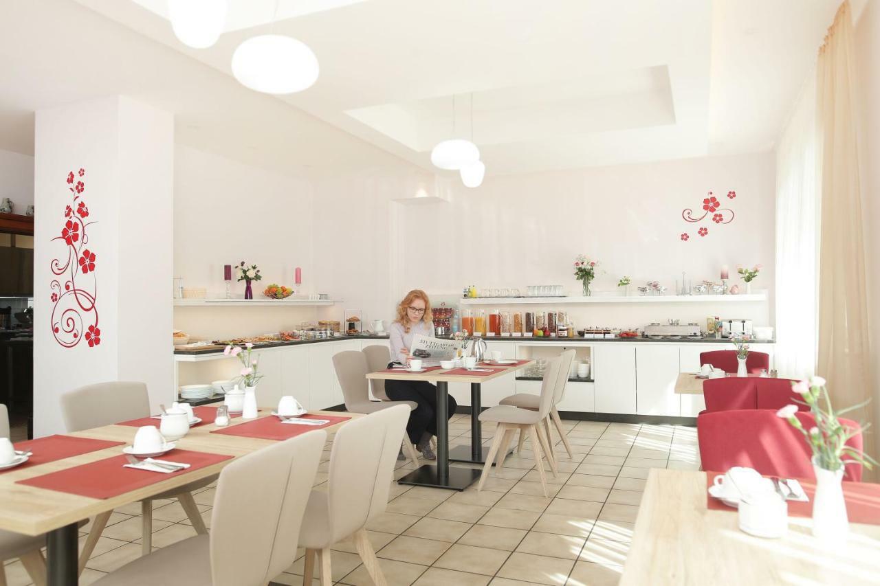 Hotel Am Buchwald Esslingen am Neckar Bagian luar foto